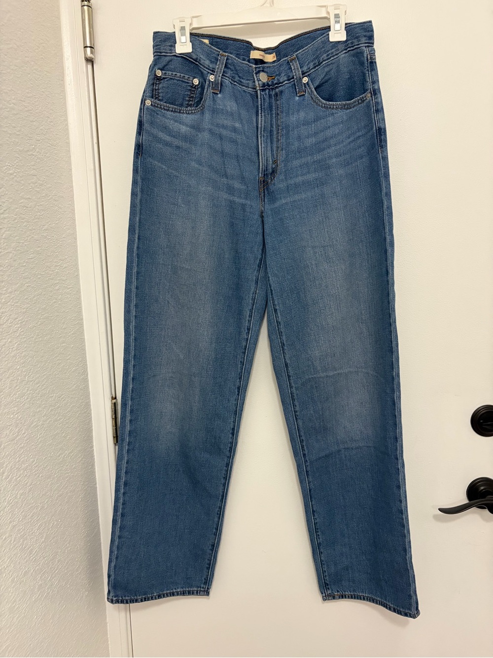 Vintage Levi’s big E Baggy Dad Jeans wide leg, Y2K Medium Blue woman’s 28
